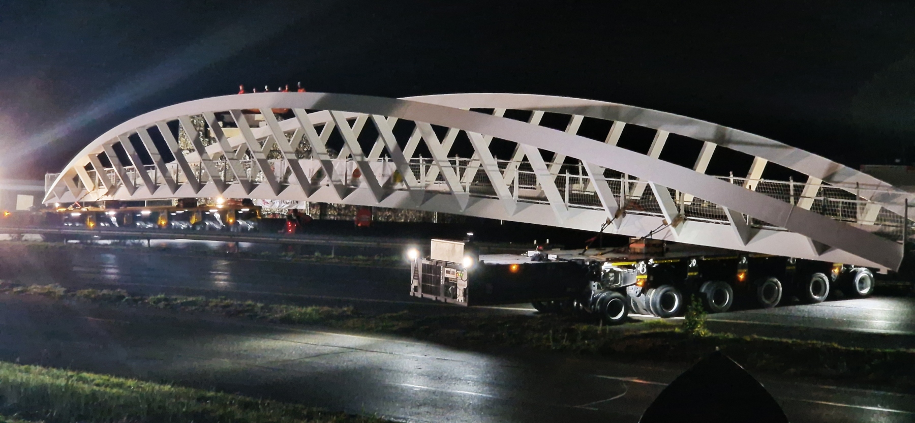 Illustration - Pose de la passerelle le 29 octobre 2025