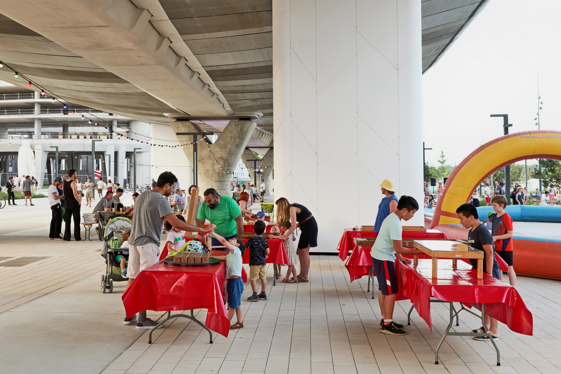 Illustration - La place est conçue pour permettre toutes sortes d'activité. Juin 2022