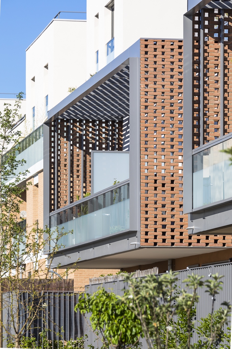 Illustration - Espaces extérieurs, façade sud depuis l’allée Nicole Castan @Sergiograzia