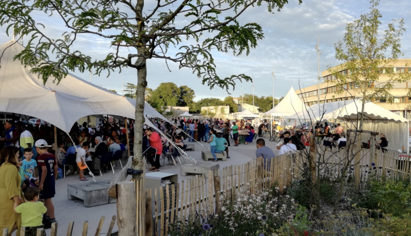 Illustration - Place François Mitterrand, lieu des temps forts de la vie locale