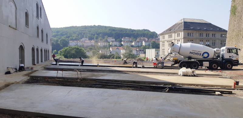 Illustration - Coulage des bétons sur le parvis de l’Arche