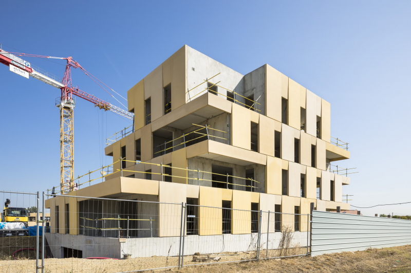 Illustration - Détail chantier: plot composé de panneaux de béton préfabriqués