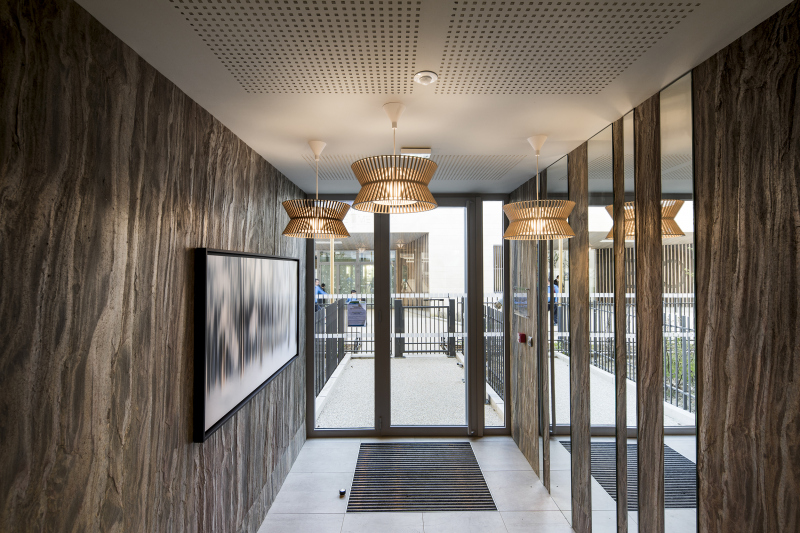 Illustration - Hall traversant