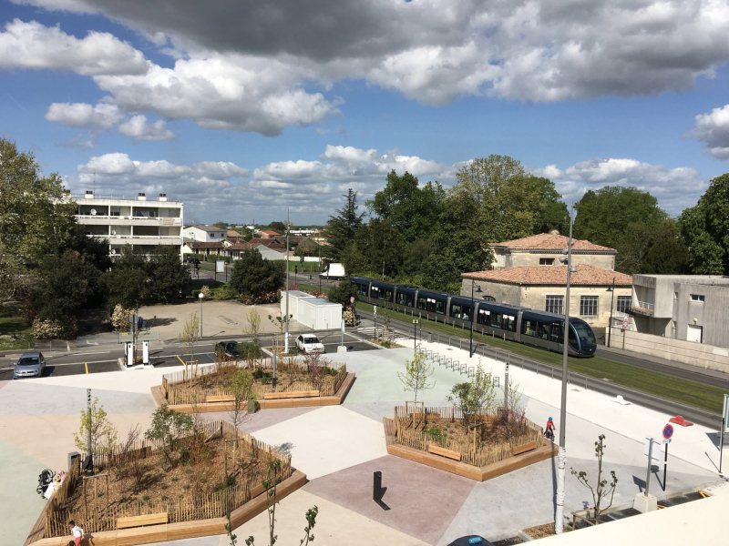 Illustration - La place et tramway