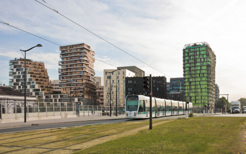 Illustration - Tramway au niveau de la station Avenue de France