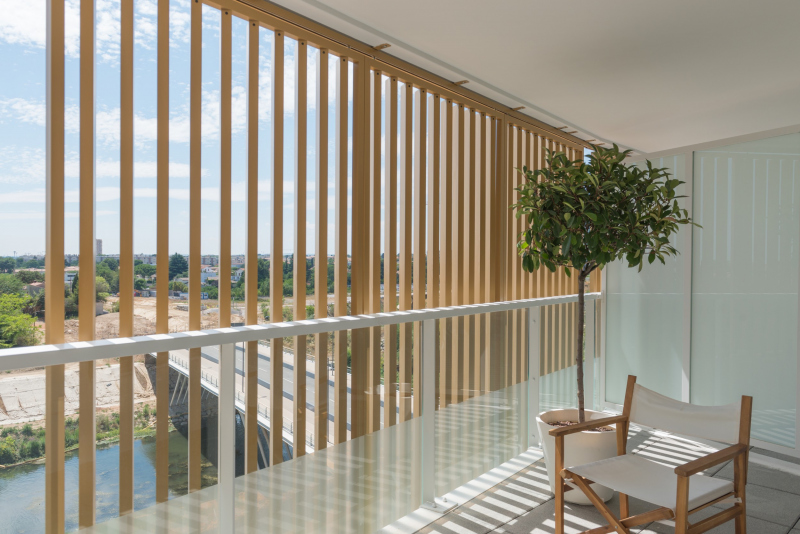 Illustration - Vue sur le Lez depuis un balcon