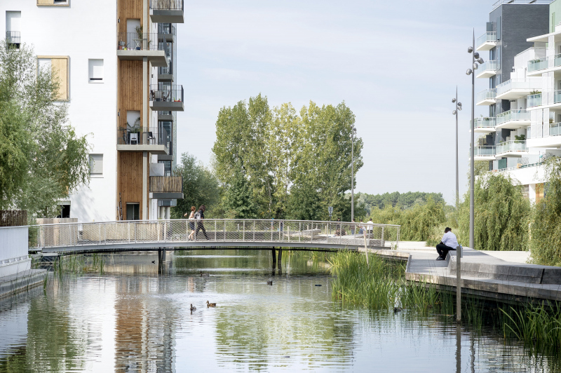Illustration - Vue passerelle sur canal Place Jean Cayrol