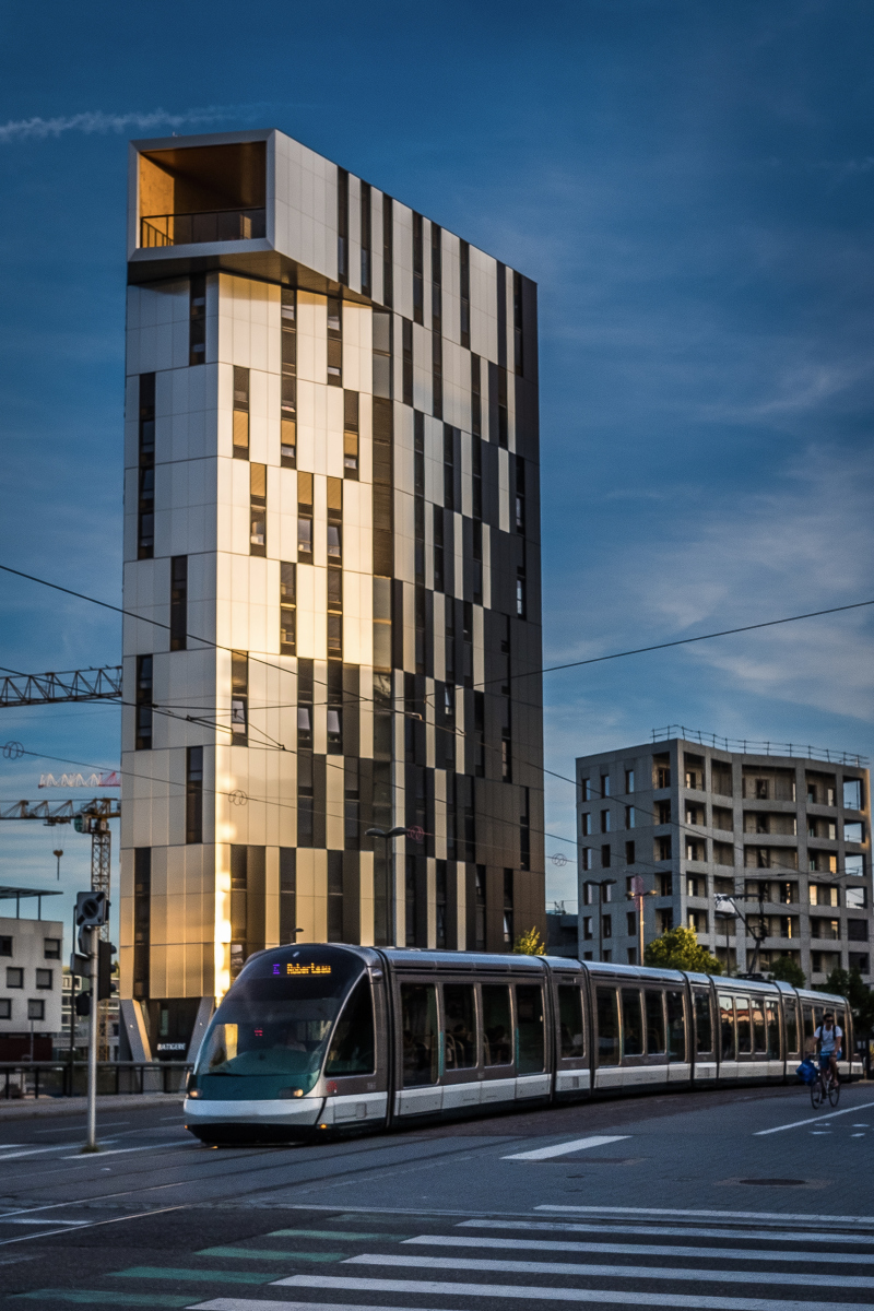 Illustration - Tour Elithis à énergie positive à l’entrée Ouest du quartier